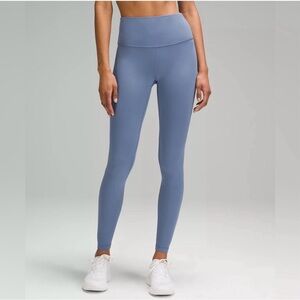 LuluLemon Wunder Train High-Rise Tight 28" in Oasis Blue size 4